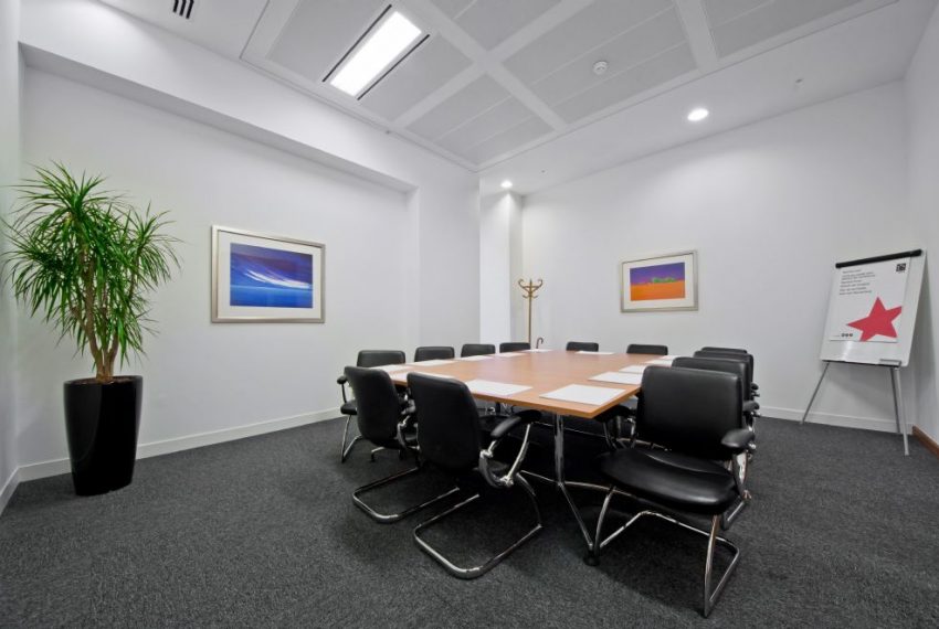 i2 - 200 Aldersgate - Meeting Room